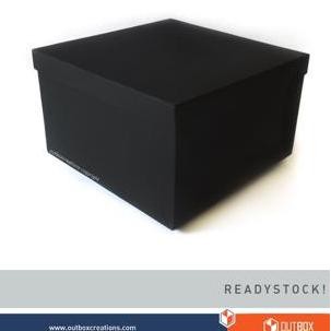 

Ready Giftbox Hitam Elegan - Box Hampers Minimalis Premium