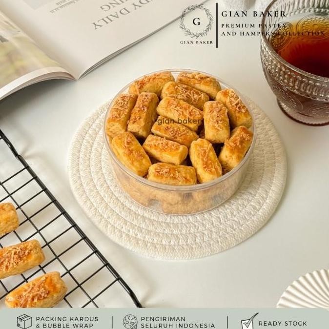 

Kue Kastengel Keju Edam Premium 500gr Kue Kering Lebaran Natal Stok Terbatas