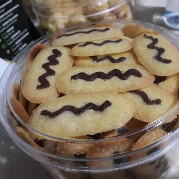 

Kue Kering Spesial Lidah Kucing - Cemilan Lebaran Favorit Stok Terbatas
