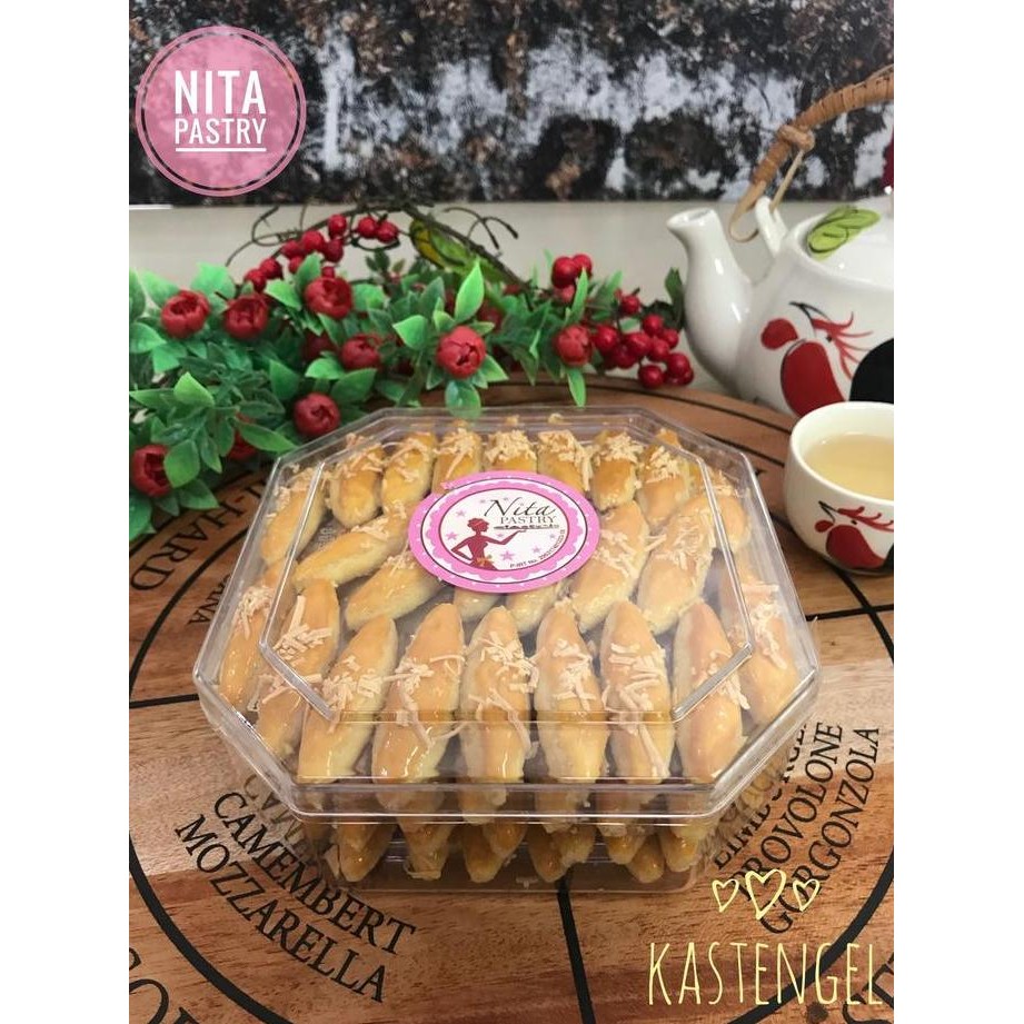 

Kastengel Keju Klasik Premium Stok Terbatas