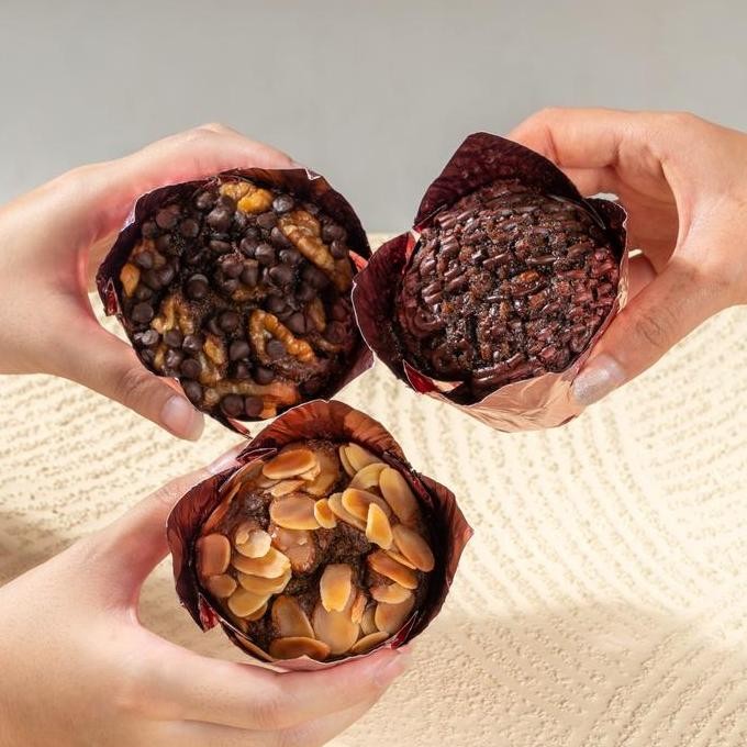 

Banana Muffin Isi 3 Varian - Kue Bolu Pisang Lembut Cokelat Keju Stok Terbatas