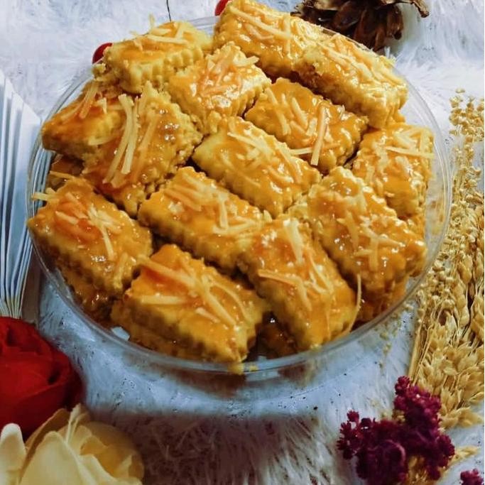 

Kue Kastengel Keju Edam Mix Chedar Renyah Toples 500gr Stok Terbatas