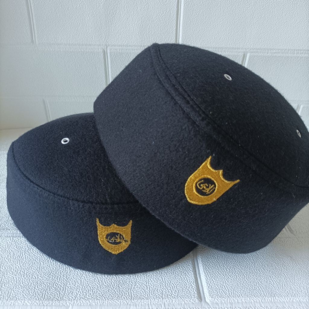 PECI UJE BERLOGO~HITAM (ECER)