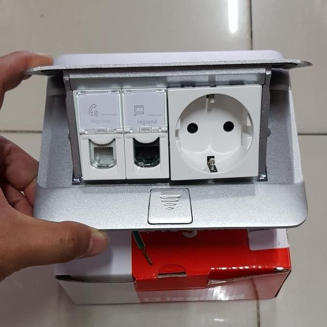 Stop Kontak Lantai Legrand 4Mod (stop kontak 2F + telpon + data cat 6)