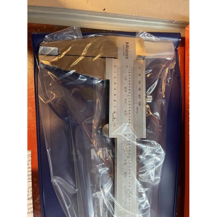 

Jangka Sorong 12 Inch(0.02) Mitutoyo 530-119 Original Made In Japan Co