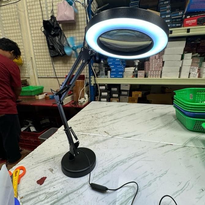 

Lampu Baca Led Kaca Pembesar 10X Pembesaran New Stok
