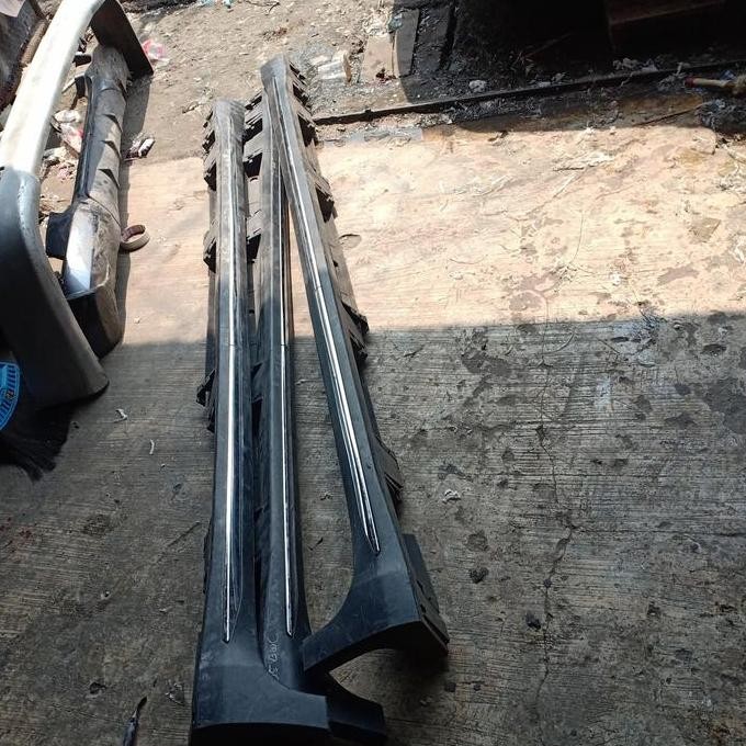 Sidkirt Bodykit Samping Inova Venturer