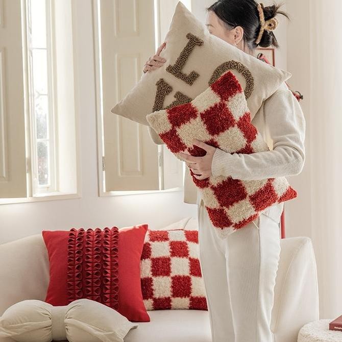 SESEBI Sarung Bantal Sofa 45x45cm Merah