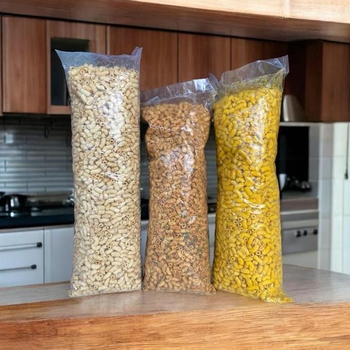 

MAKARONI PIPA BANTAT 1 BALL (1KG) Food snack camilan Jagung Manis Pedas Keripik