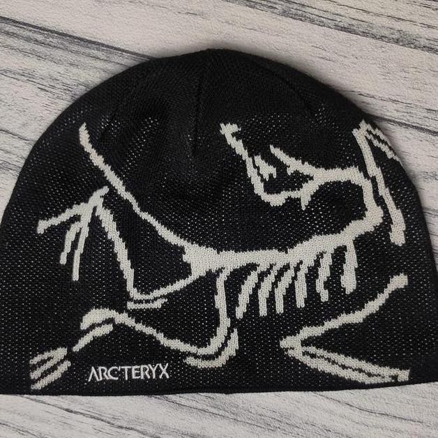 Topi Kupluk Beanie Arcteryx