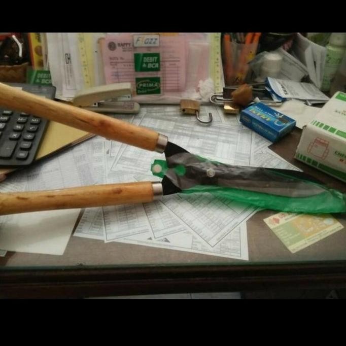 +++++] Gunting Rumput Besar