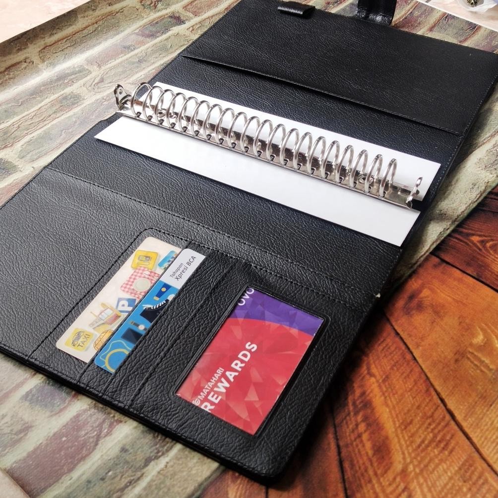 

Binder Motif Central Ukuran A5 20ring Dan B526ring Bahan Kulit Sintetis Binder Aesthetic Glossy
