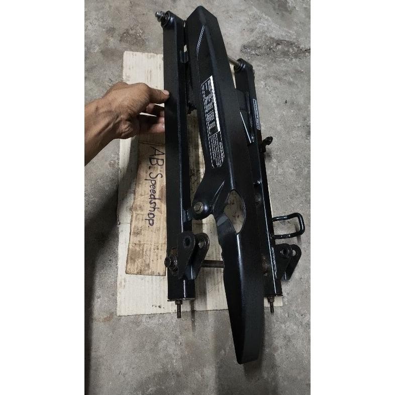 swing arm supra x 125 helm in lengan ayun sasis belakang supra x 125 helm in orinal