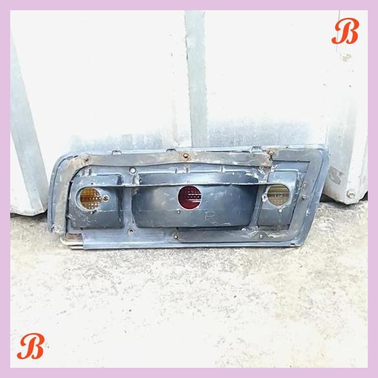 | SPR | STOPLAMP STOP LAMP LAMPU REM STOP BELAKANG BAGIAN KANAN TOYOTA COROLLA KE30 CORVET THN. 1979