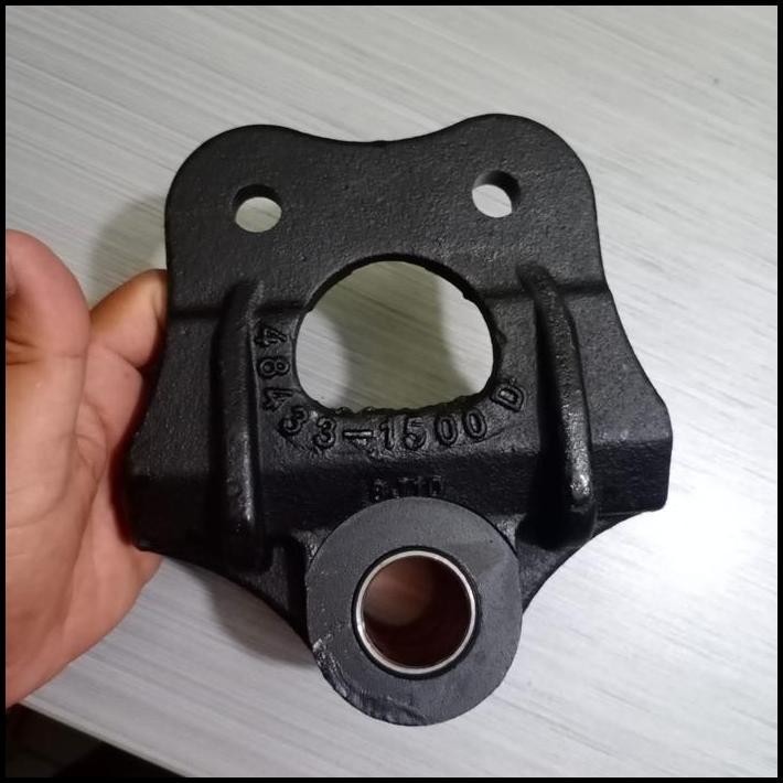 HANGER / BRACKET PER HINO LOHAN