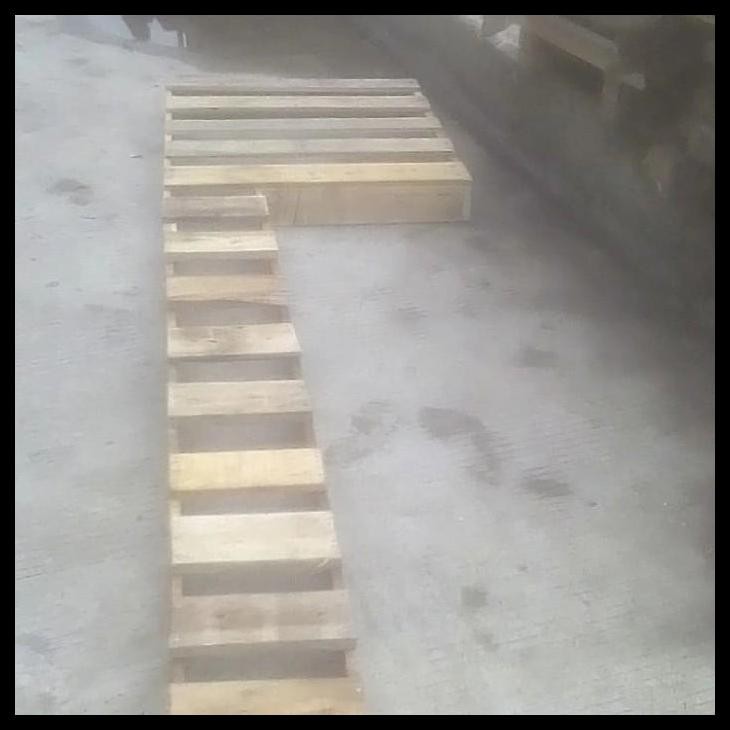 

TERMURAH PACKING KAYU BENTUK PANJANG UNTUK LIST MOULDING !!!!!