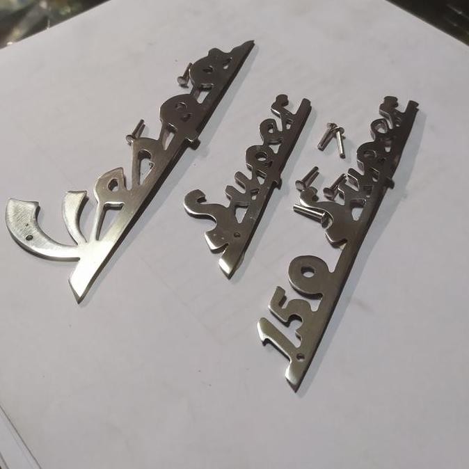 emblem logo tulisan pintu bagasi belakang nissan march original