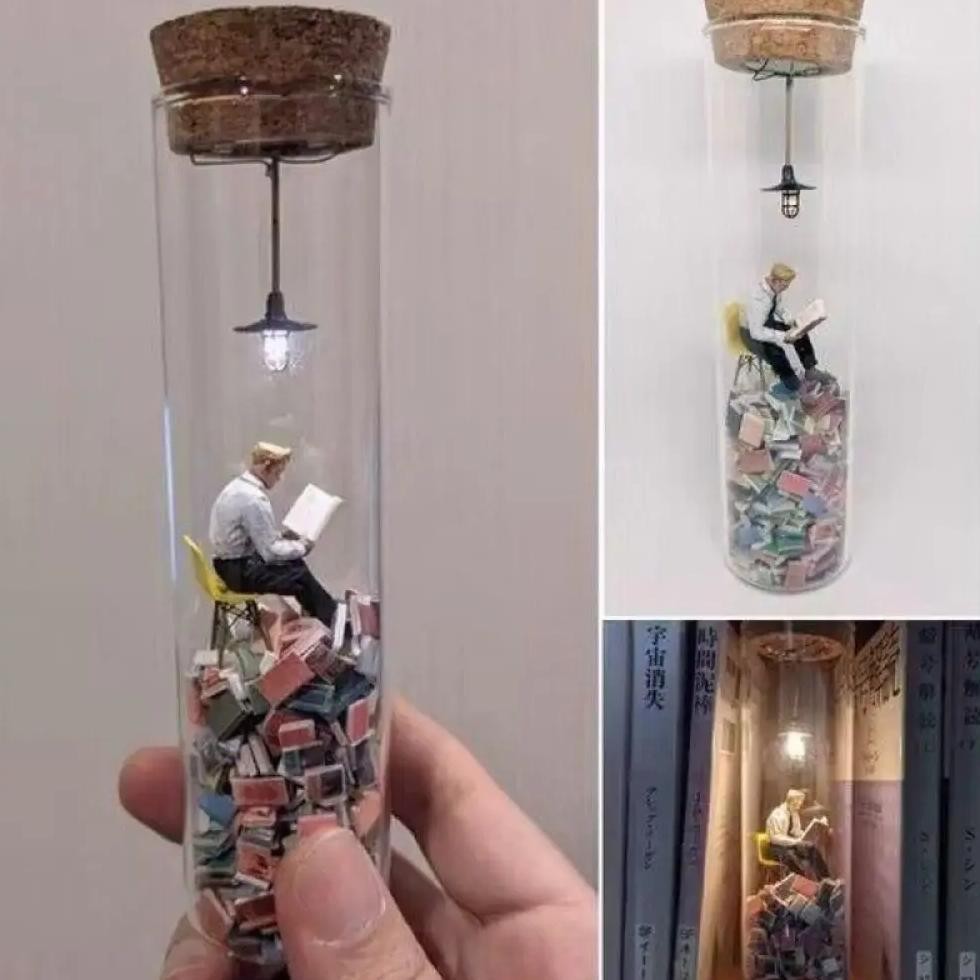 

Creative Test Tube Perspective Drawing New Resin Siphonate A Reading Man In A Test Tube Character Ornaments Reader Model
