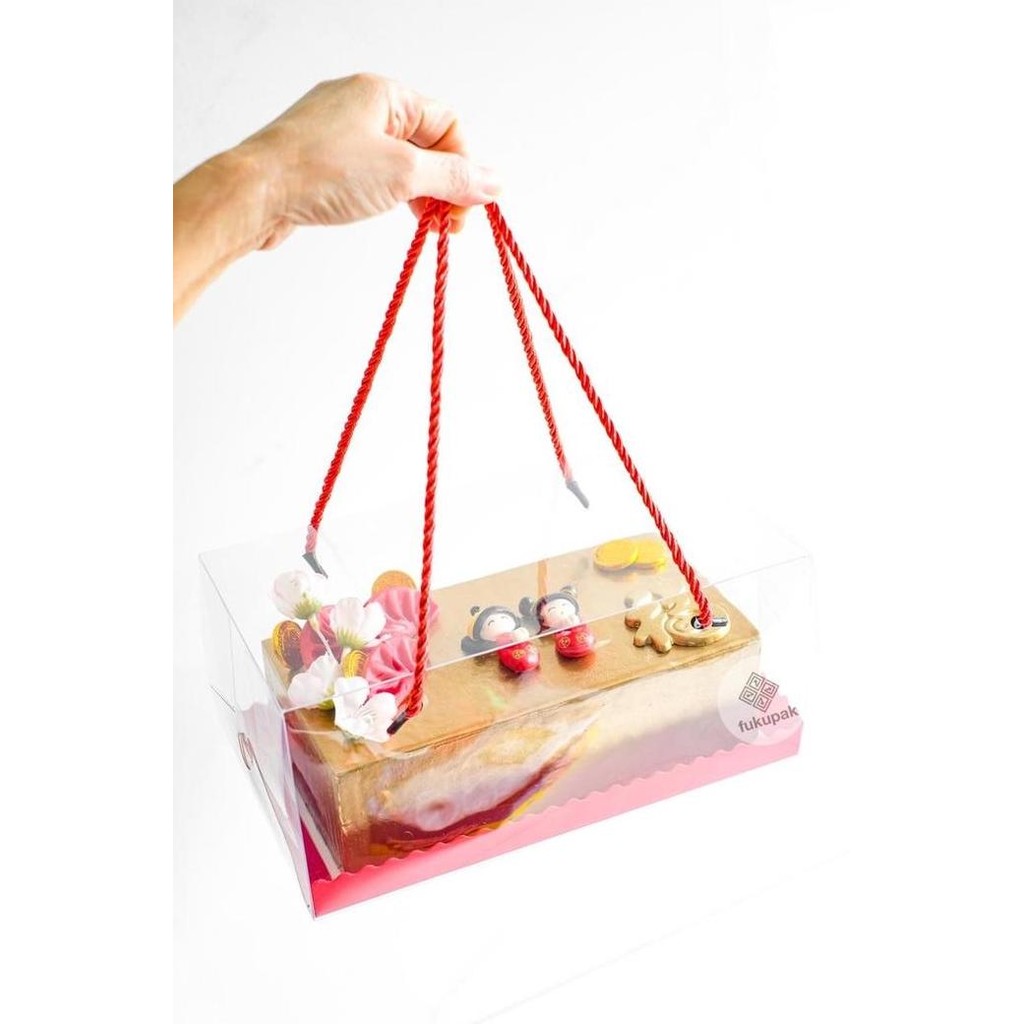 

BOX MIKA TALI 18X18,KOTAK KUE ROTI,TART, PUDDING, CAKE,SOUVENIR(20PCS)