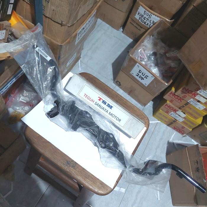 Besi Pijakan Kaki Depan 50610-KTL-740 Revo Old / Supra Fit New Honda