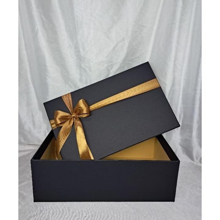 

Gift Box Medium Kotak Hadiah 30X185X10 Cm