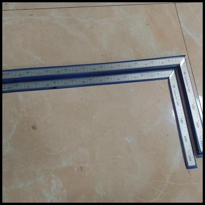 

Carpenter Try Square Penggaris Siku 500 x 250 x 2.0 Mm