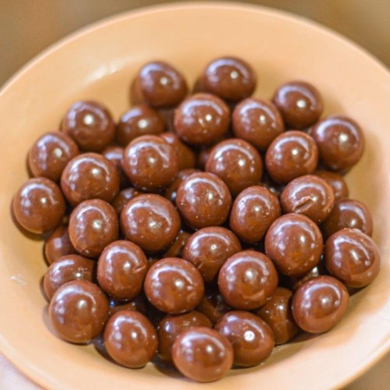 

RKM Biscuit Chacha Piyo Cokelat Chocoball Mini 1kg Cemilan Kiloan