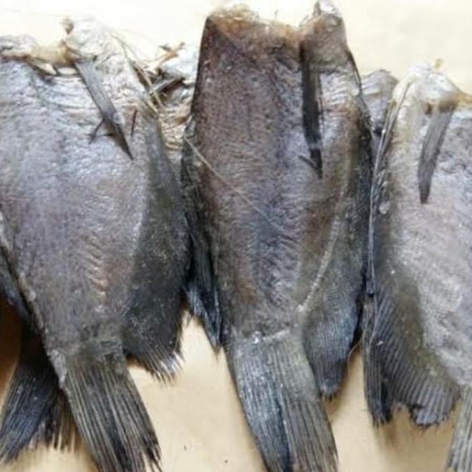 

Ikan Asin Sepat 250gr /ukuran sedang isi 8-15 ekor