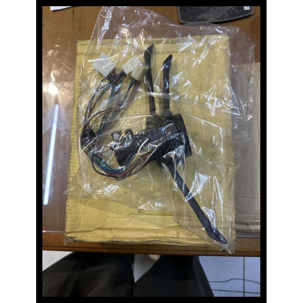 GRATIS ONGKIR SAKLAR STIR FIAT 132 1800CC GLS MERK LARGHI 573 SAKELAR SEIN STEER 