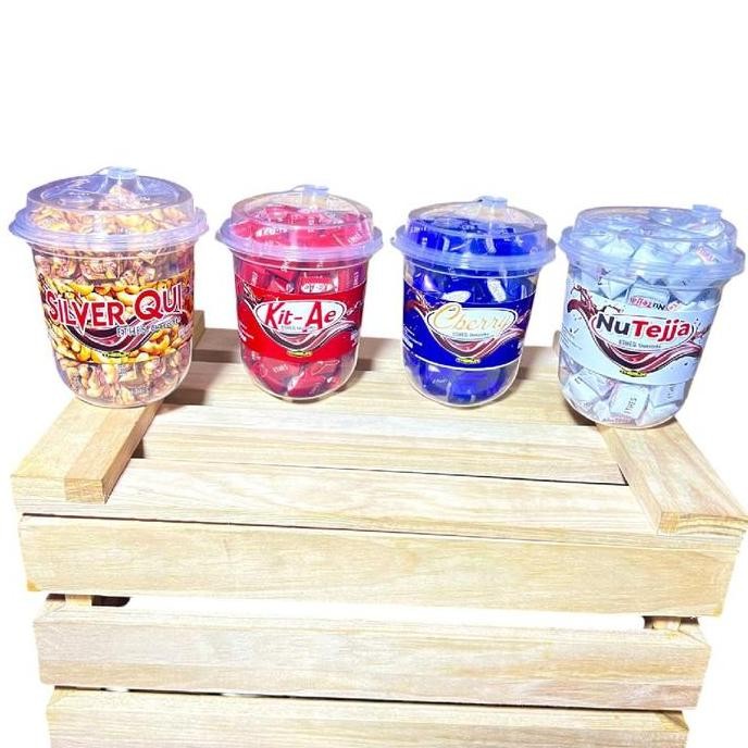 

Ethes Coklat Oval Cube Isi 80 Pcs Halal Cokelat & Camilan Cokelat Susu Chocolate Makanan Coklat Mini Cemilan Toples Manis