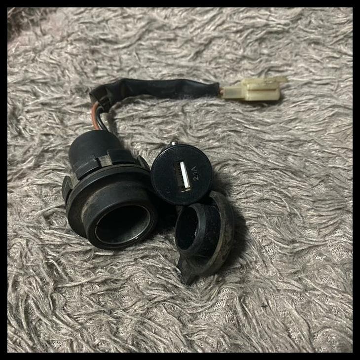 GRATIS ONGKIR CHARGER CARGER MOTOR YAMAHA LEXI . AEROX . FREEGO . NMAX ORIGINAL 