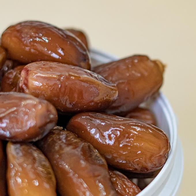 

TERMURAH KURMA TUNISIA MADU 850GR EMBER | KURMA ARAB PREMIUM MANIS LEMBUT