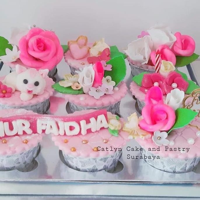 

cupcake custome 9pcs