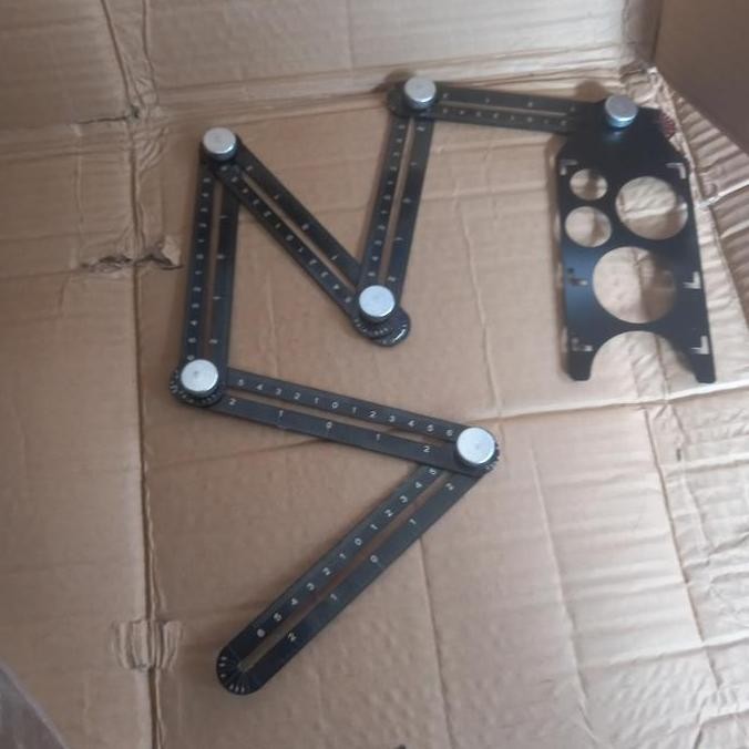 

Penggaris 6 Siku Tile Locator Wall - Alat Bantu Pasang Siku Keramik