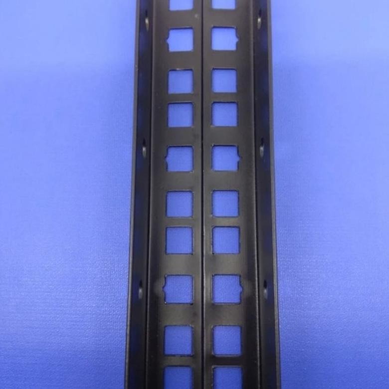 Rack mounting / Besi rack mounting 16yu Flight case: 71,3cm Akurasi tanda DiM