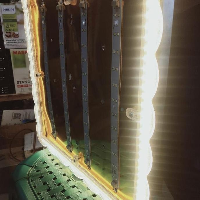 Lampu Hias Tempel Plafon Kristal Kotak 4 Warna 40Cm