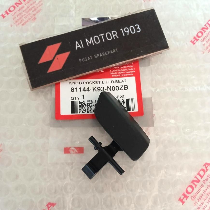 KNOP TUTUP PENGUNCI BUKA DASBOR LACI SCOOPY ESP 2018 81144-K93-N00ZB