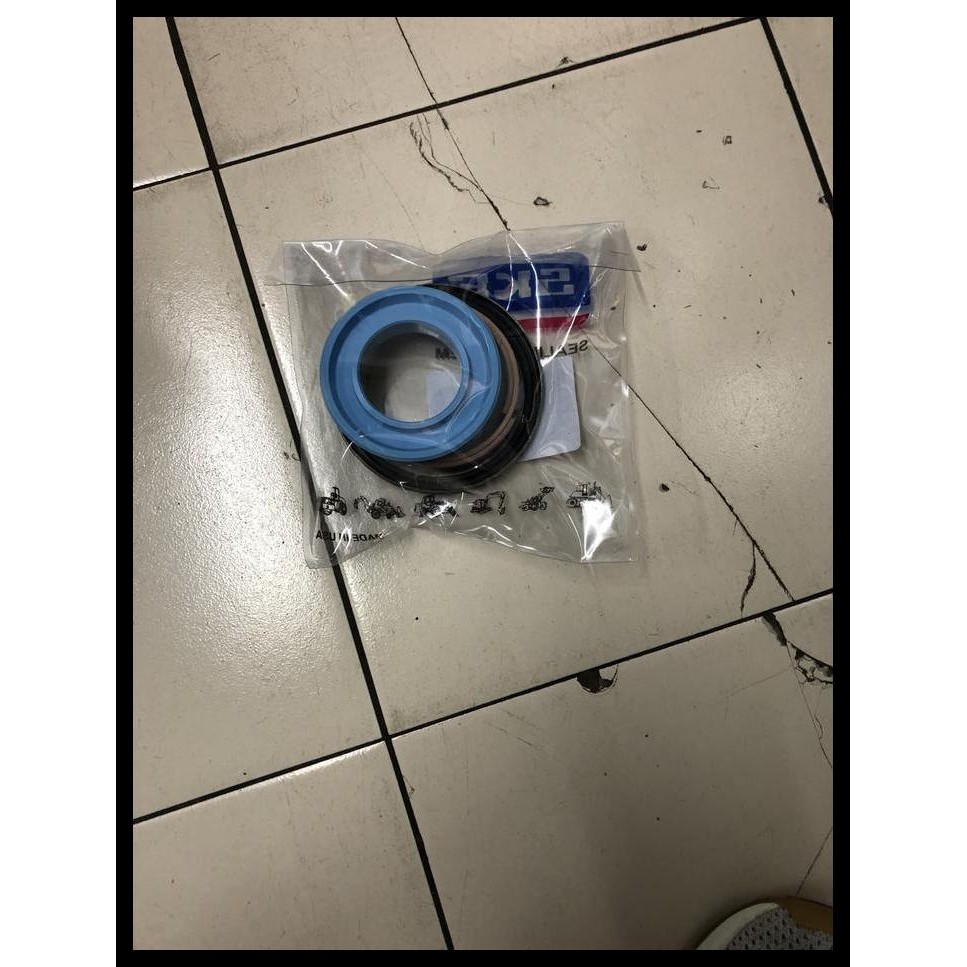 TERMURAH SEAL KIT ADJUSTER DOSER KOMATSU D85ESS-2 SKF BRAND 