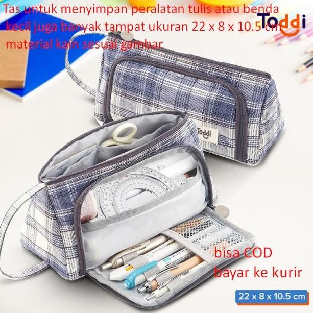 

Tas untuk menyimpan peralatan tulis atau benda kecil juga banyak tampat ukuran 22 x 8 x 10.5 cm material kain sesuai gambar AS