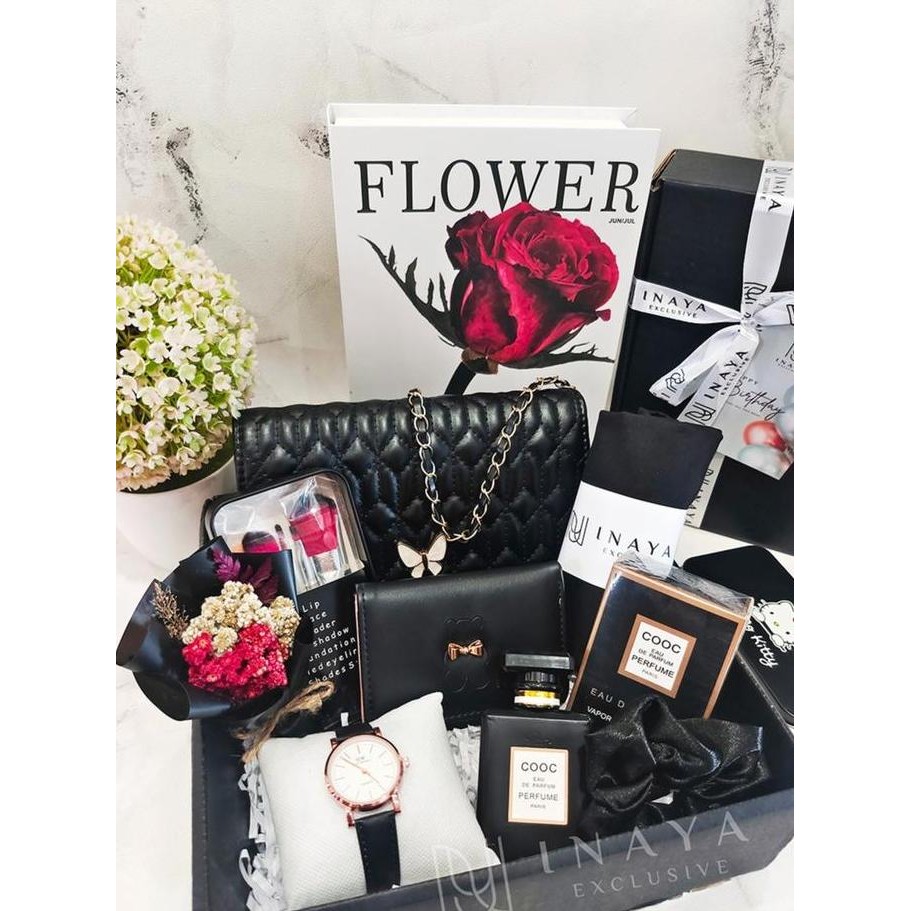 

Hampers Cewek Premium Butterfly Black Series Gift Box Hadiah Kado Pesta