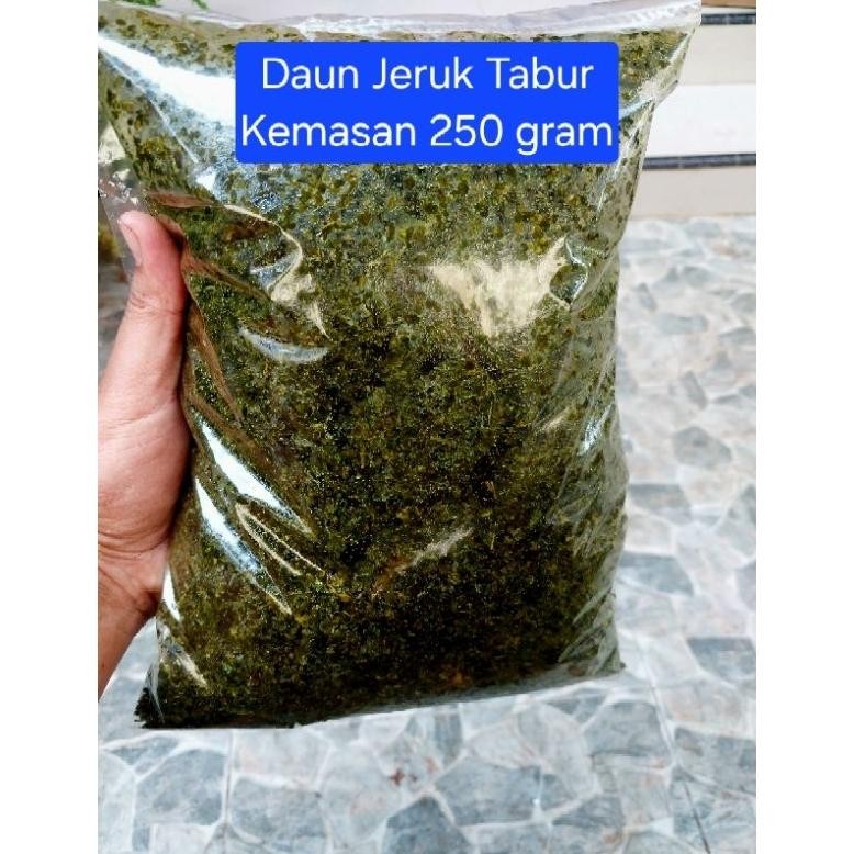

Daun Jeruk Purut Tabur 250g Segar Berminyak Nugi