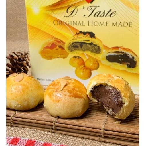 

Pia coklat pia susu pia keju Bandung, pia bandung enak, oleh oleh bandung murah Hampers Natal Christmas Hampers Nugi