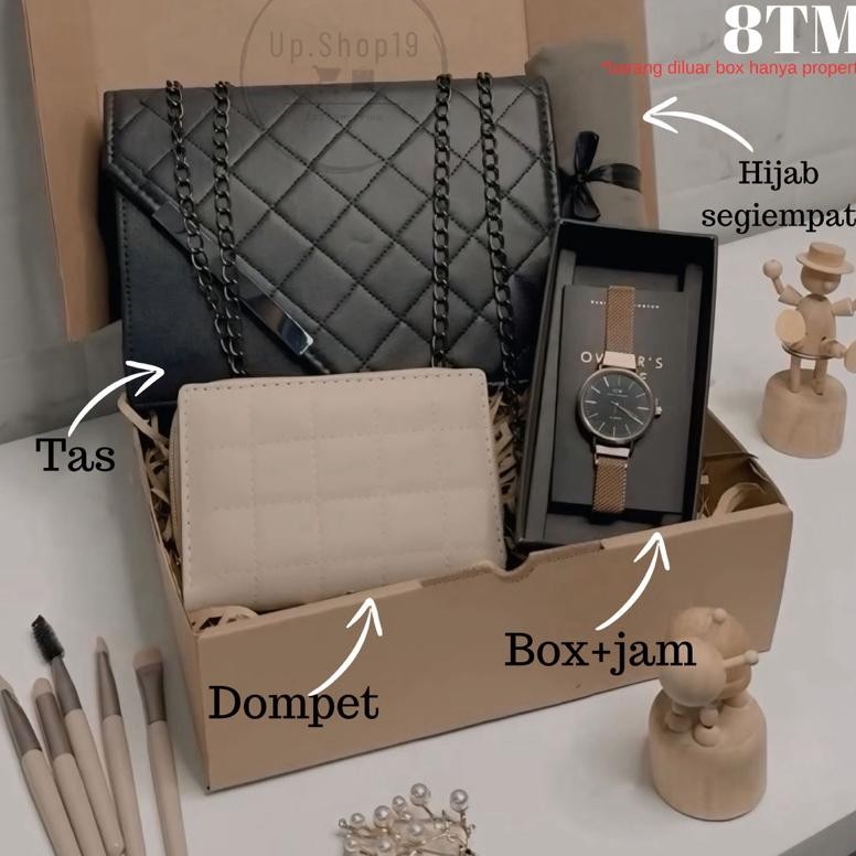 

KADO CEWEK / HADIAH CEWEK /HAMPERS CEWEK / KADO ULANG TAHUN CEWEK / KADO ANNIVERSARRY / HADIAH WEDDING / HAMPERS CEWEK / HAMPERS KADO / HAMPERS WISUDA / KADO WISUDA / GIFTBOX WISUDA Nugi