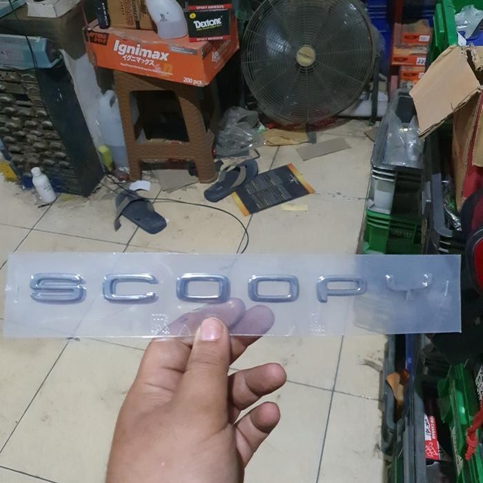 Emblem New Scoopy 2021 Chrome/Gold Original