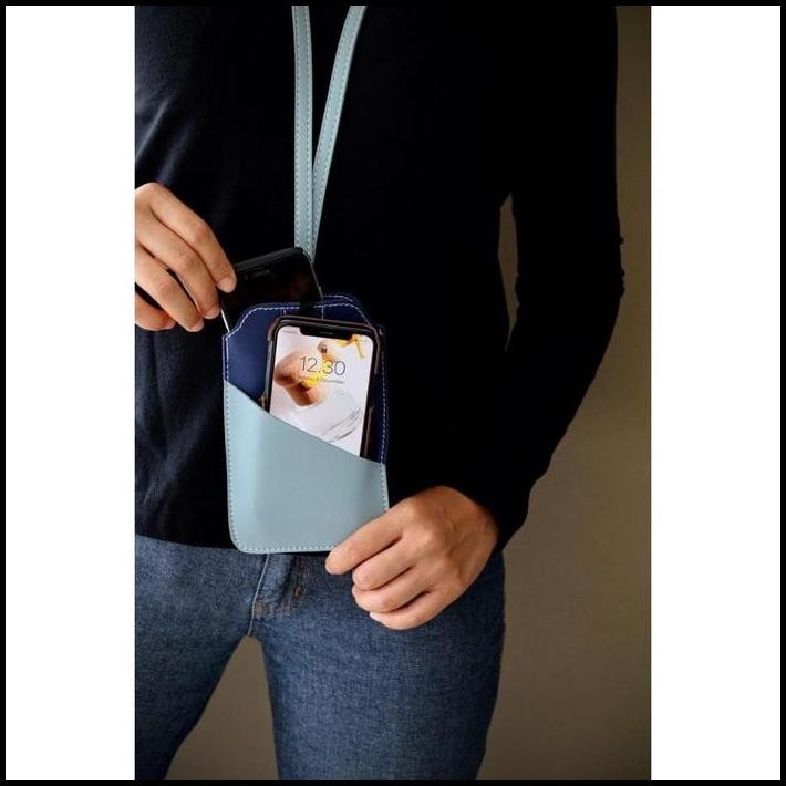 

Tempat Hand Phone/ Tempat ID Card Warna Biru