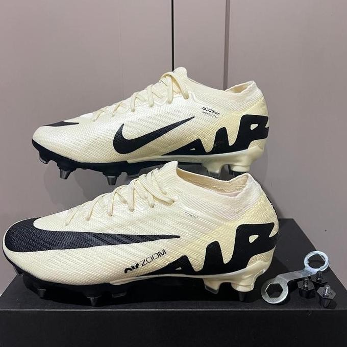 Sepatu Bola Nike Zoom Mercurial Vapor 15 Elite Lemonade Black SG ( Pull Besi ) Terlaris