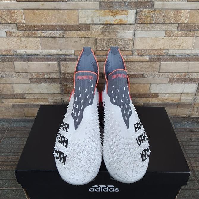 Sepatu Bola Adidas Predator Freak 20.1 HIGH White Red Fg soccer Terlaris