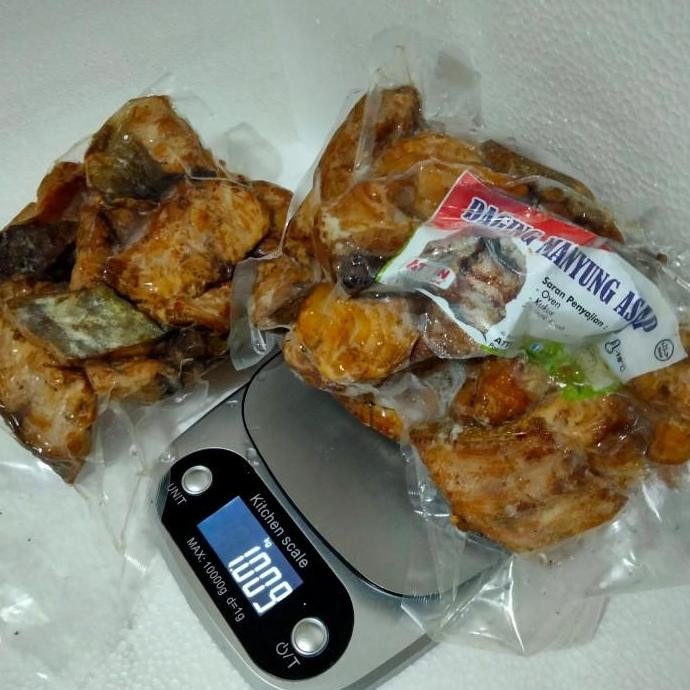

Ikan Asap Manyung -+750 Gr (16 Ptg), 1 Kg (20 Ptg) By Attin Food #Gratisongkir