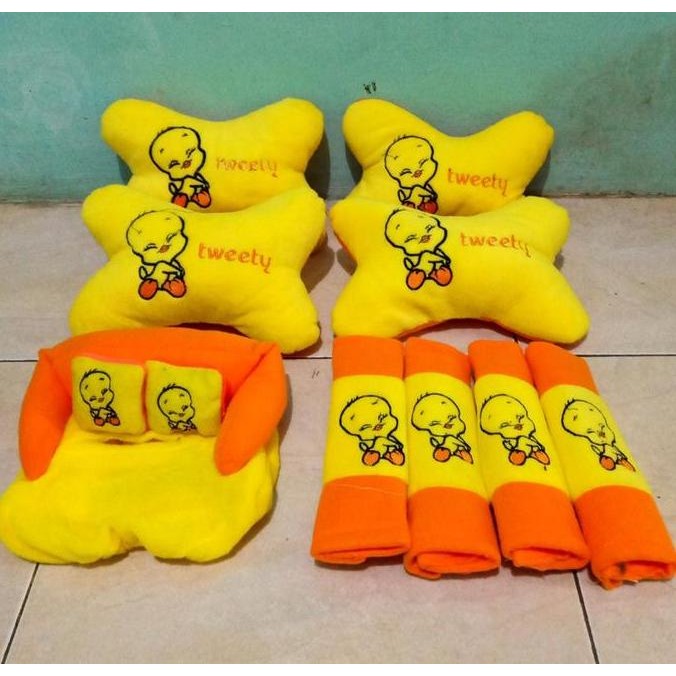 Bantal Mobil Tweety Kuning Isi 4 Bantal Headrest Tweety Yellow