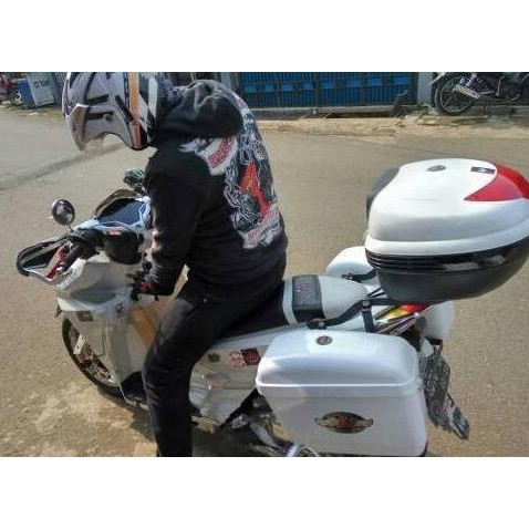 PAKET FULL BOX KMI TOP BOX 32 L SIDEBOX WHITE BRACKETNYA VARIO 150 LED